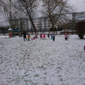 Zabawy na śniegu - grupa 