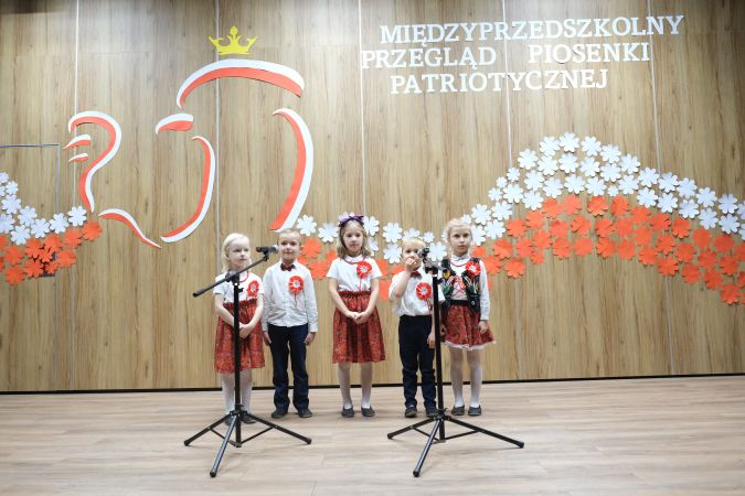 Miejski Przegląd Piosenki Patriotycznej - Przedszkolaki dla Seniorów