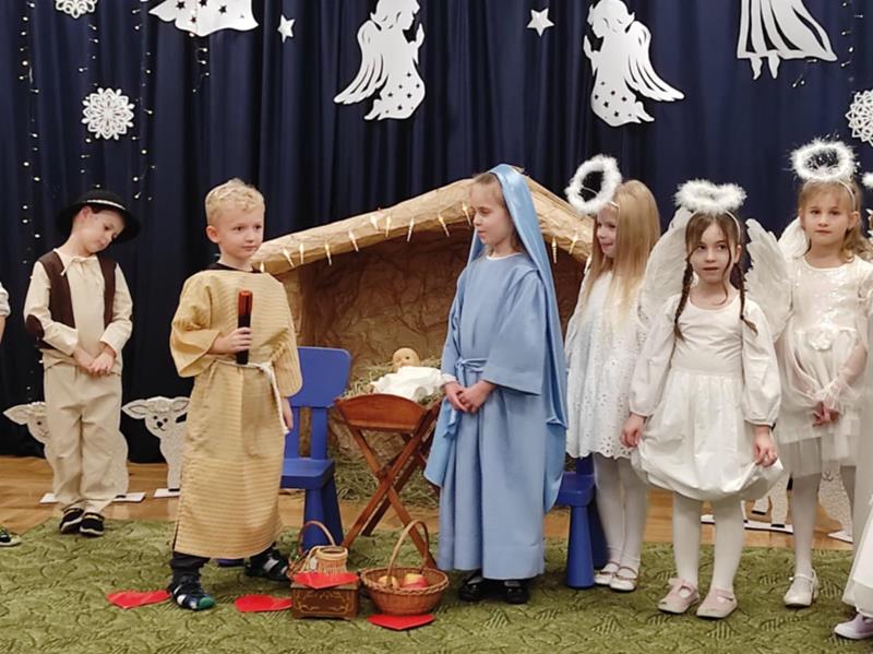 Jasełka bożonarodzeniowe w grupie ,,Zajączki